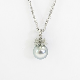 Gellner Perlenschmuck bei Juwelier Winkler kaufen. Gellner Tahiti-Perlen Diamant-Briolettes Halskette jetzt online entdecken.